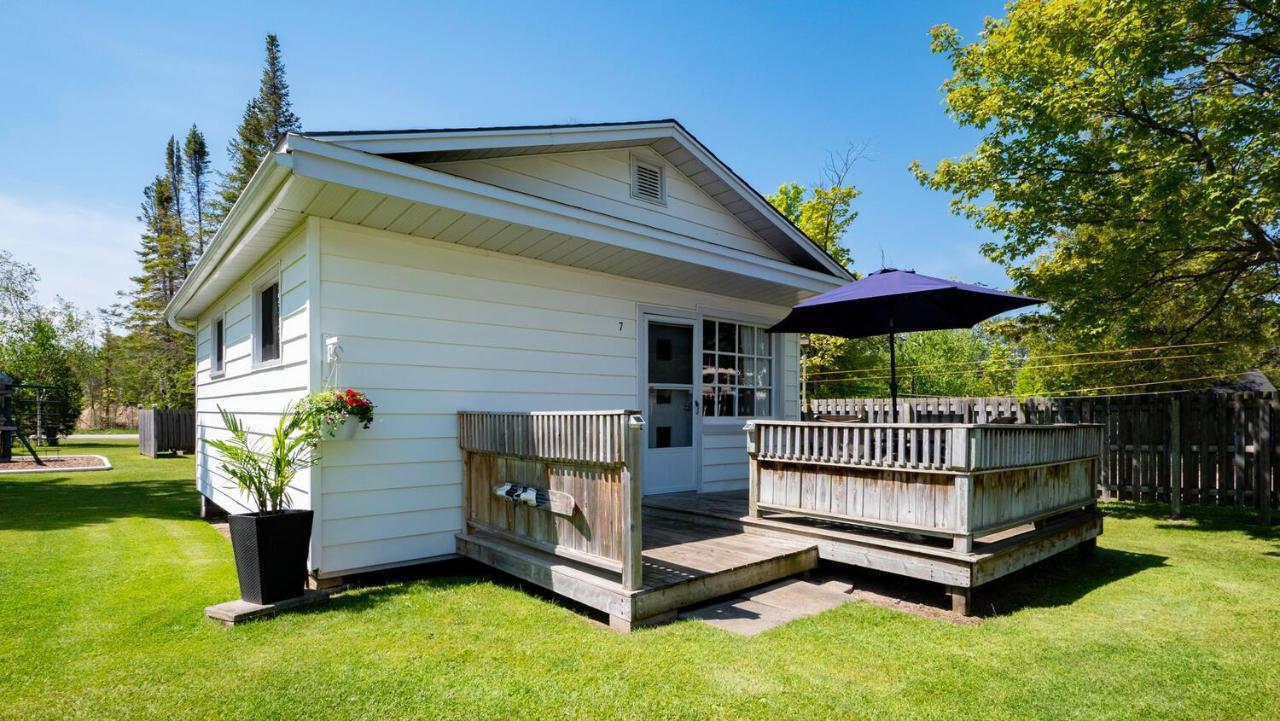 Bel Air Cottages And Motel Sauble Beach Ngoại thất bức ảnh