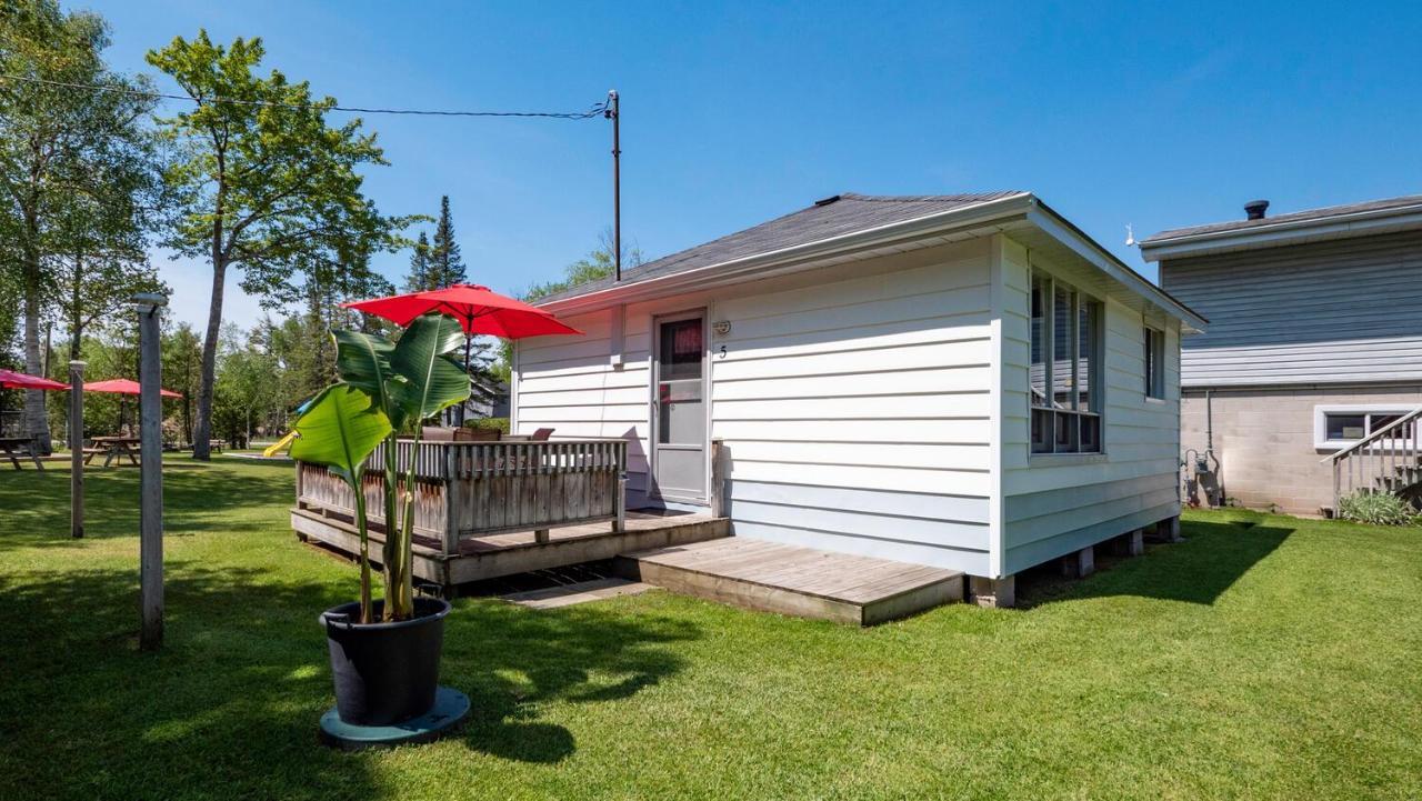 Bel Air Cottages And Motel Sauble Beach Ngoại thất bức ảnh